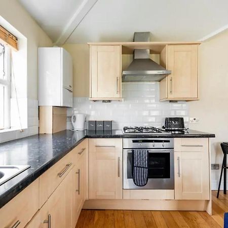 Lovely 3-Bed 20 Minutes To Central Лондон Экстерьер фото