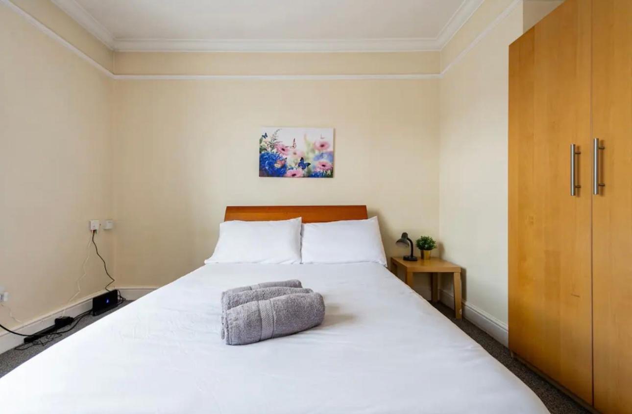 Lovely 3-Bed 20 Minutes To Central Лондон Экстерьер фото