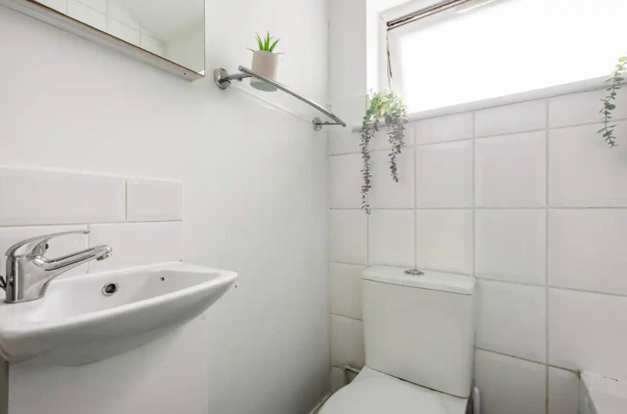 Lovely 3-Bed 20 Minutes To Central Лондон Экстерьер фото